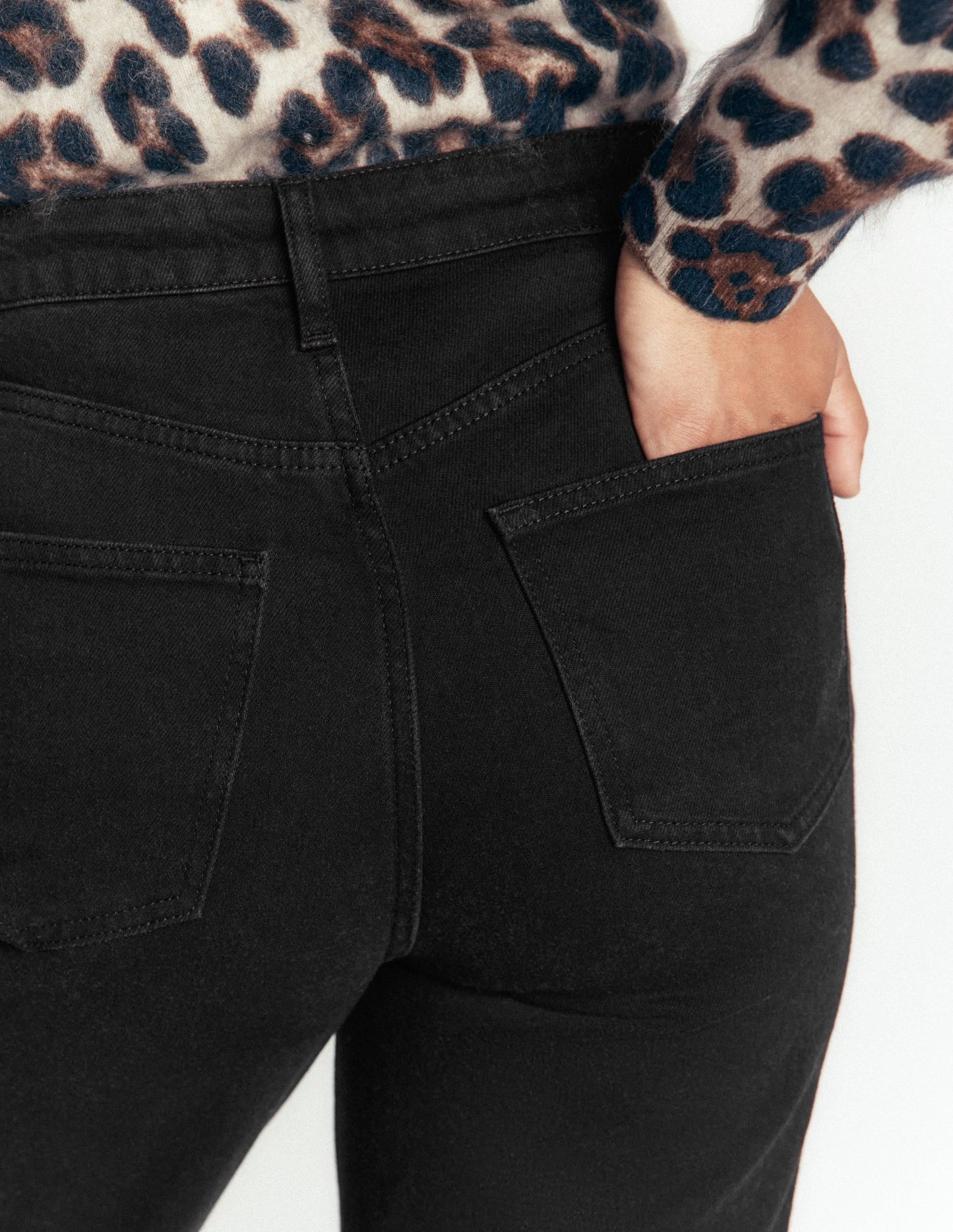 High Rise Column Leg Jeans-Black