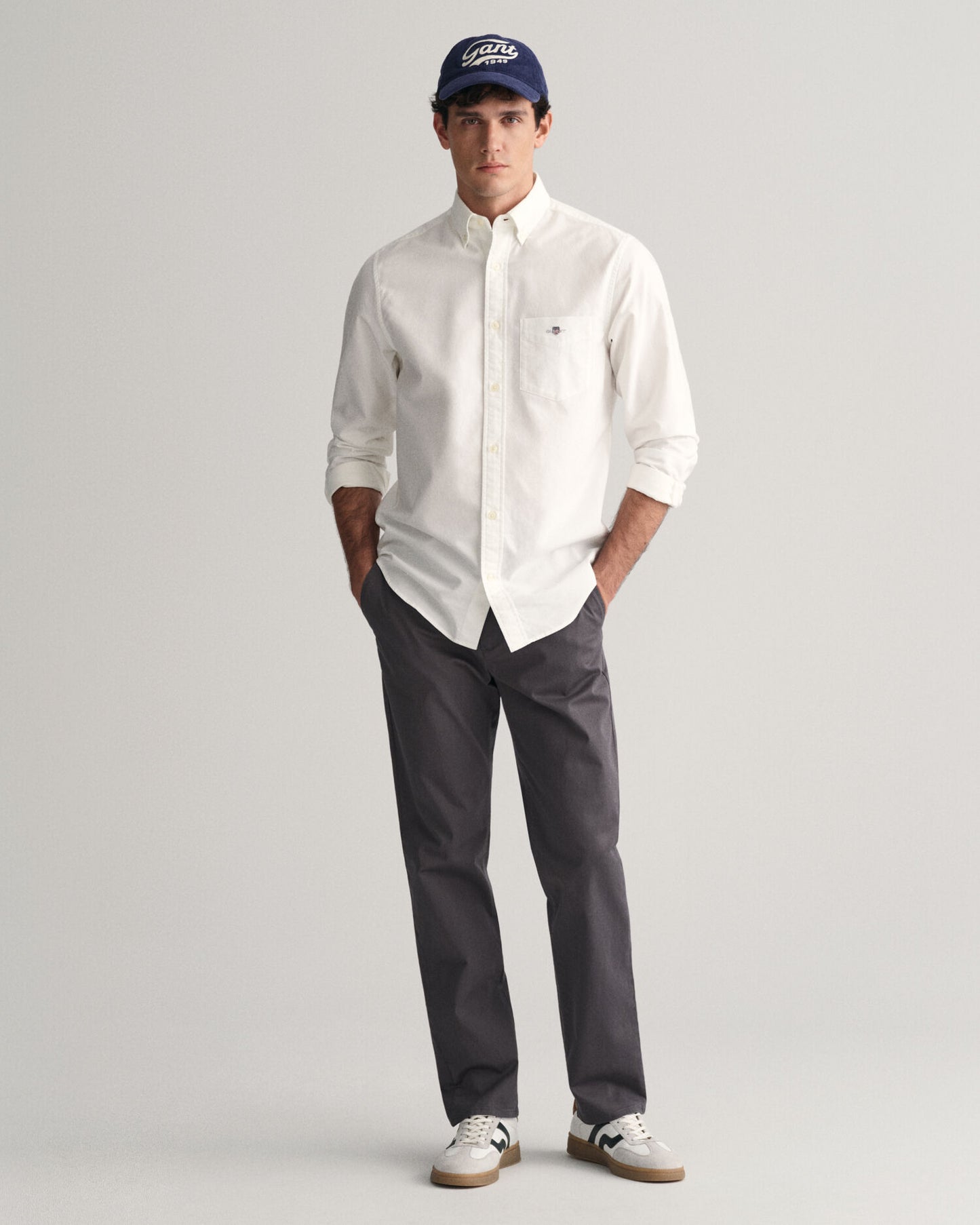 Chino en sergé coupe droite