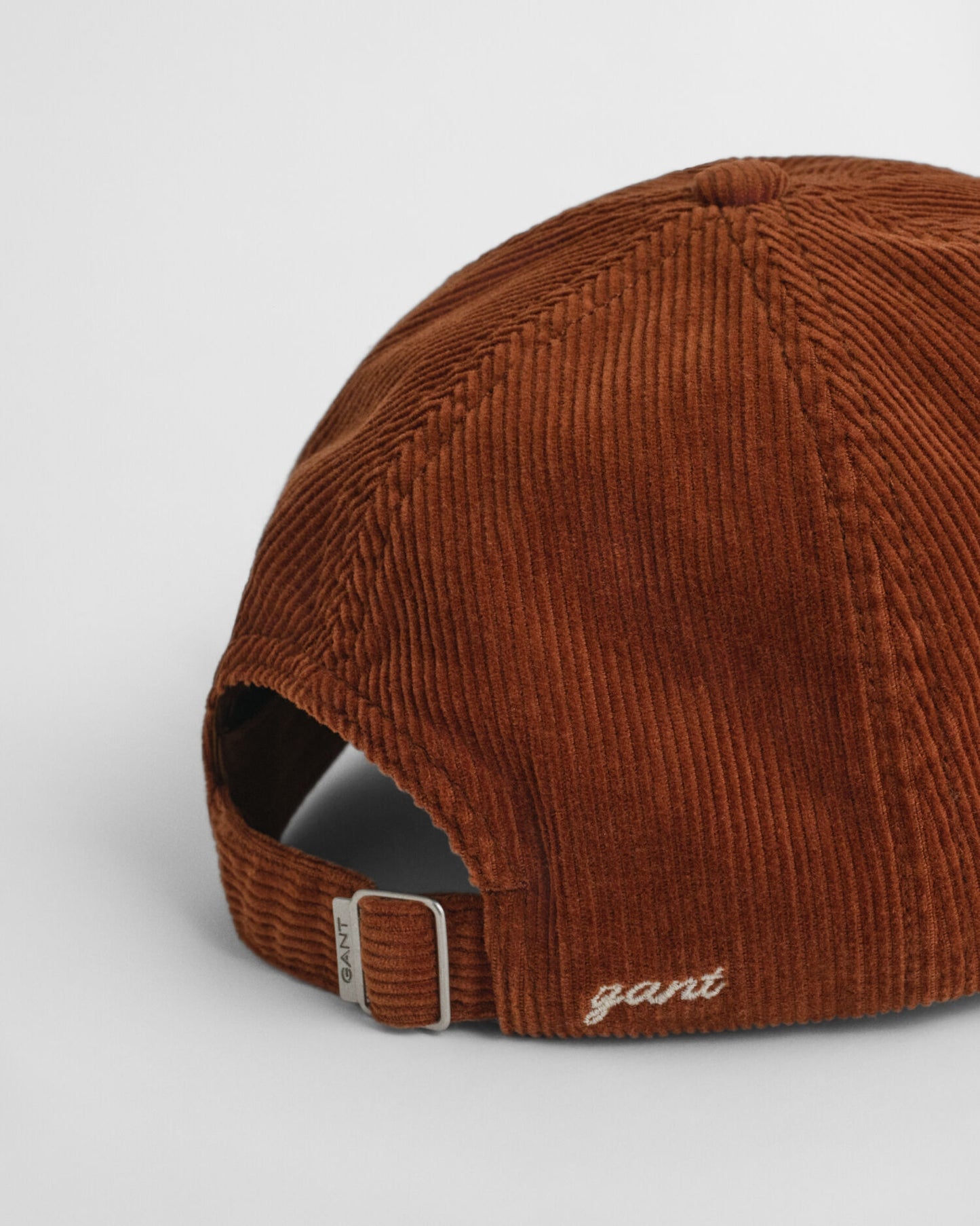 Casquette en velours côtelé avec badge en G