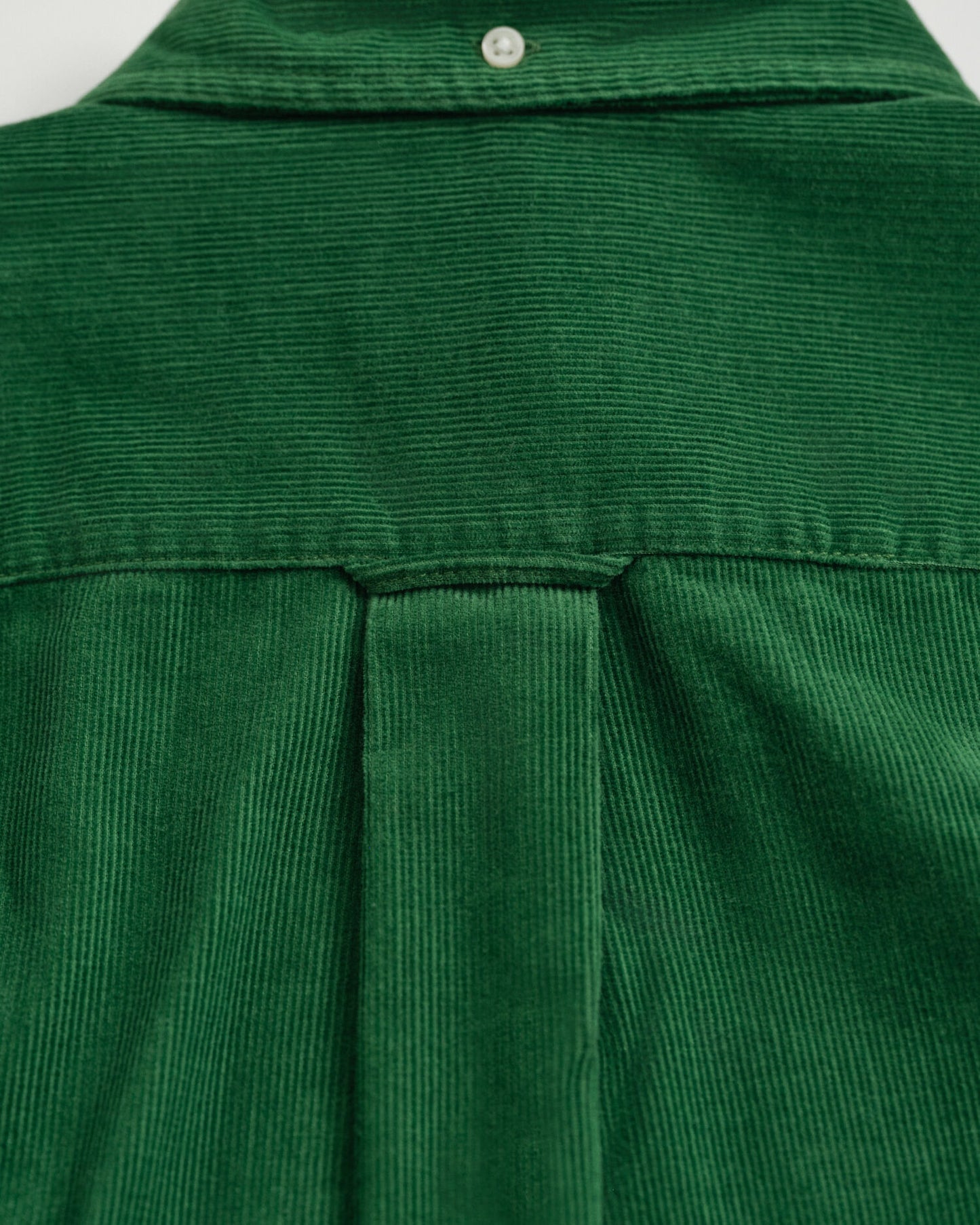 Chemise en velours côtelé coupe droite