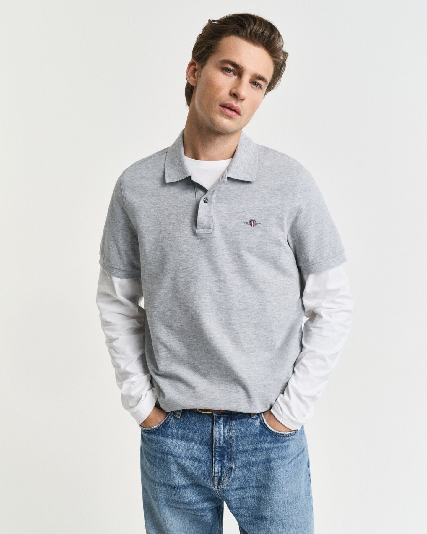 Polo en piqué à coupe droite et écusson