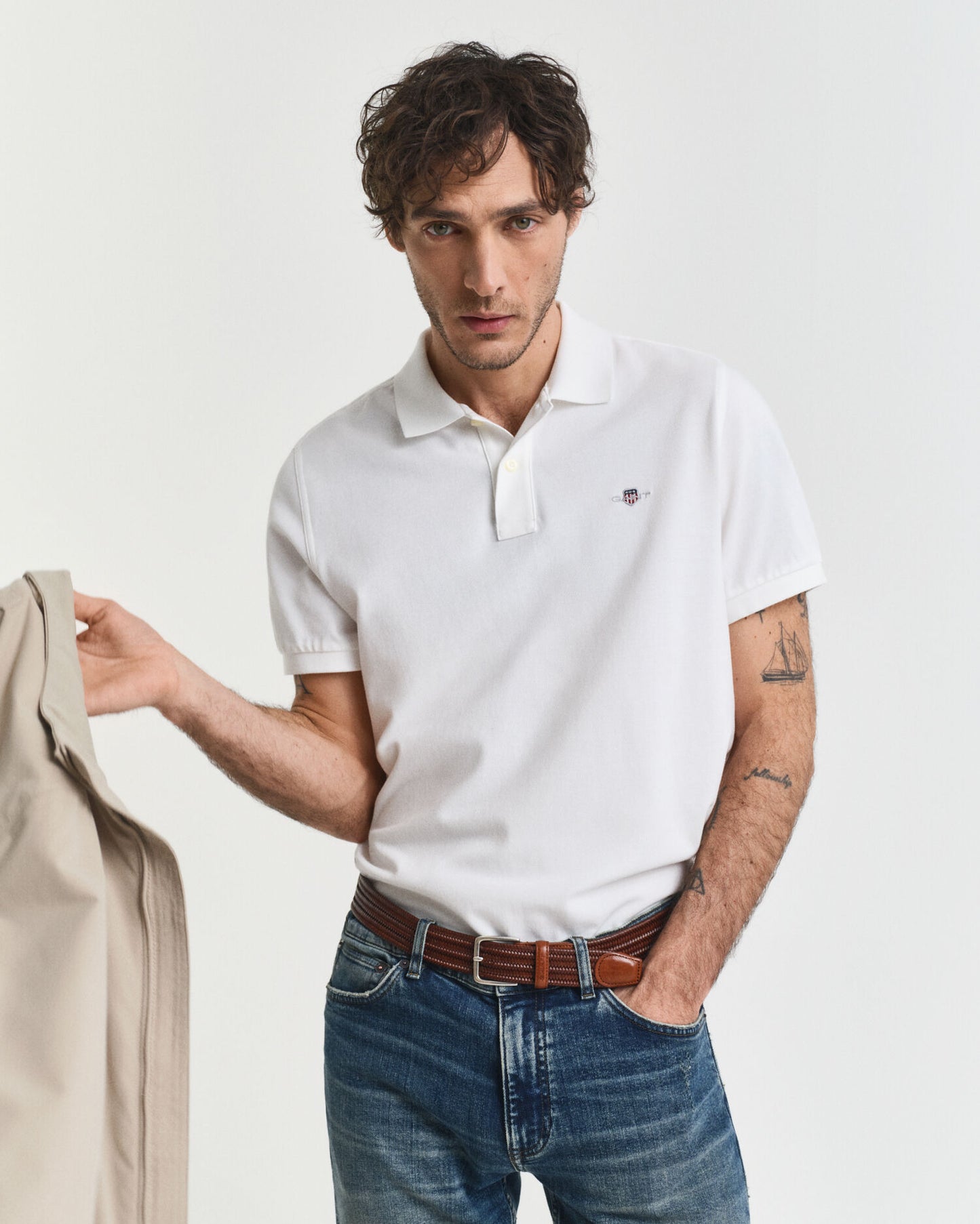 Polo en piqué à coupe droite et écusson