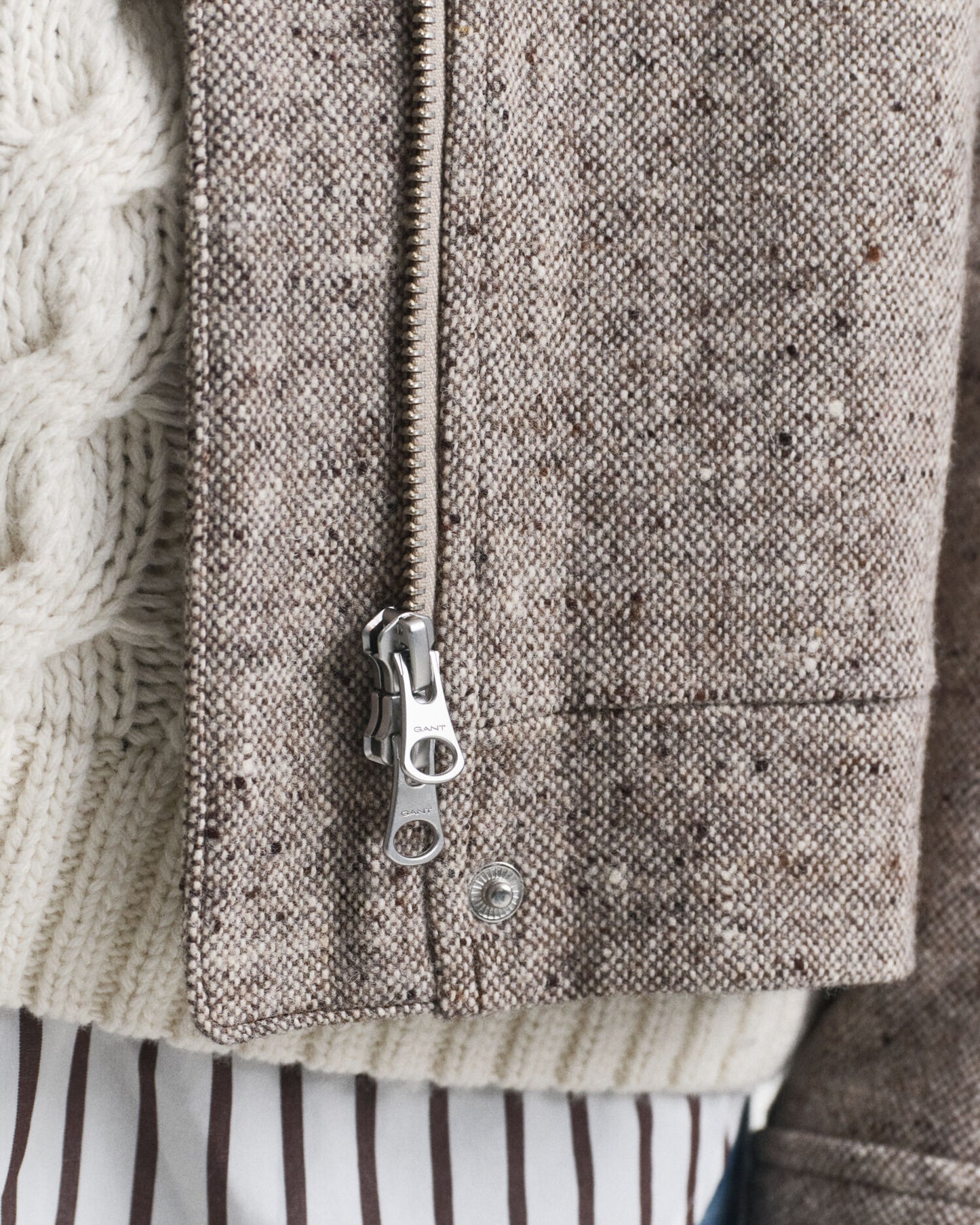 Wolljacke mit Kontrastkragen