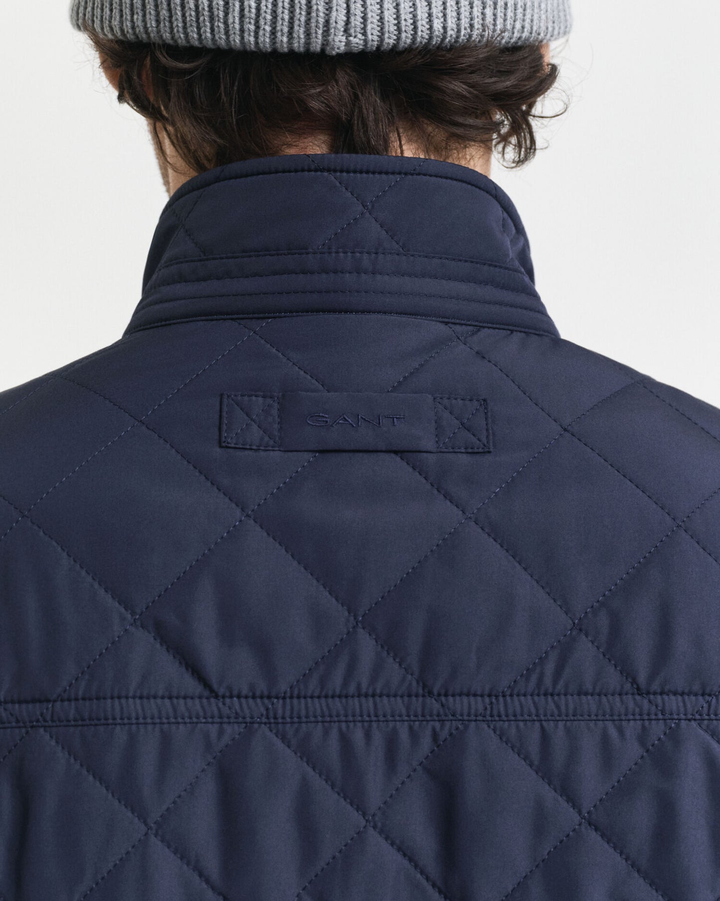 Veste mi-longue matelassée coupe-vent