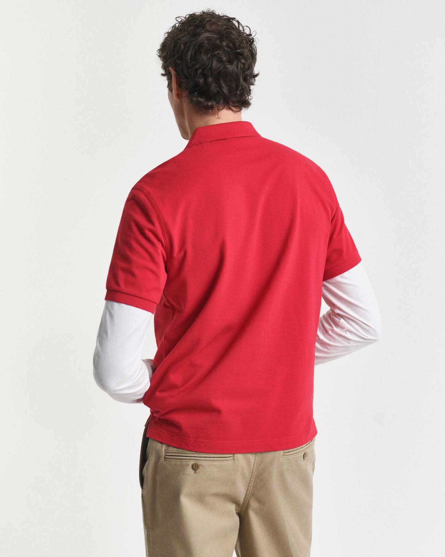 Polo piqué coupe droite avec écusson