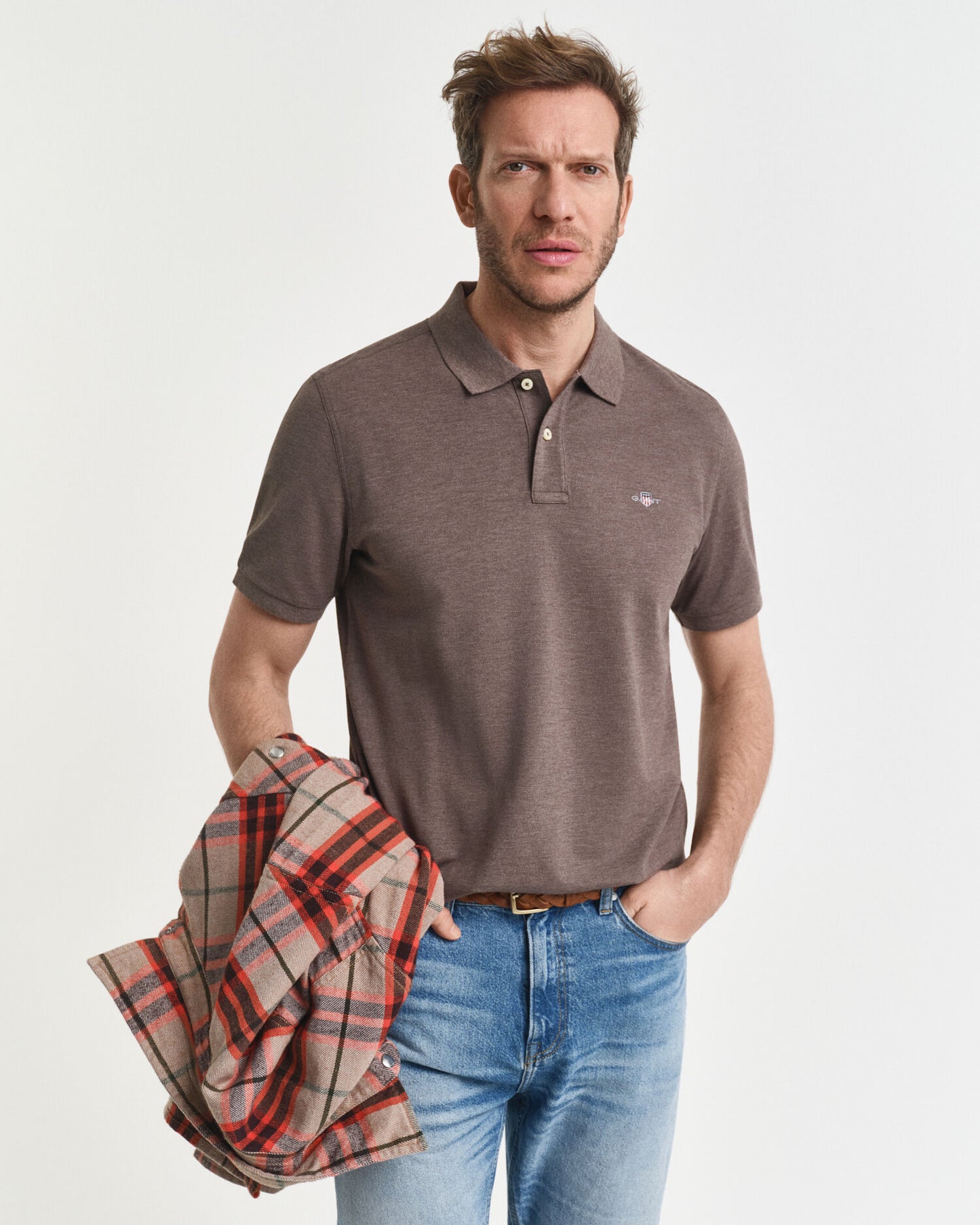 Polo en piqué à coupe droite et écusson