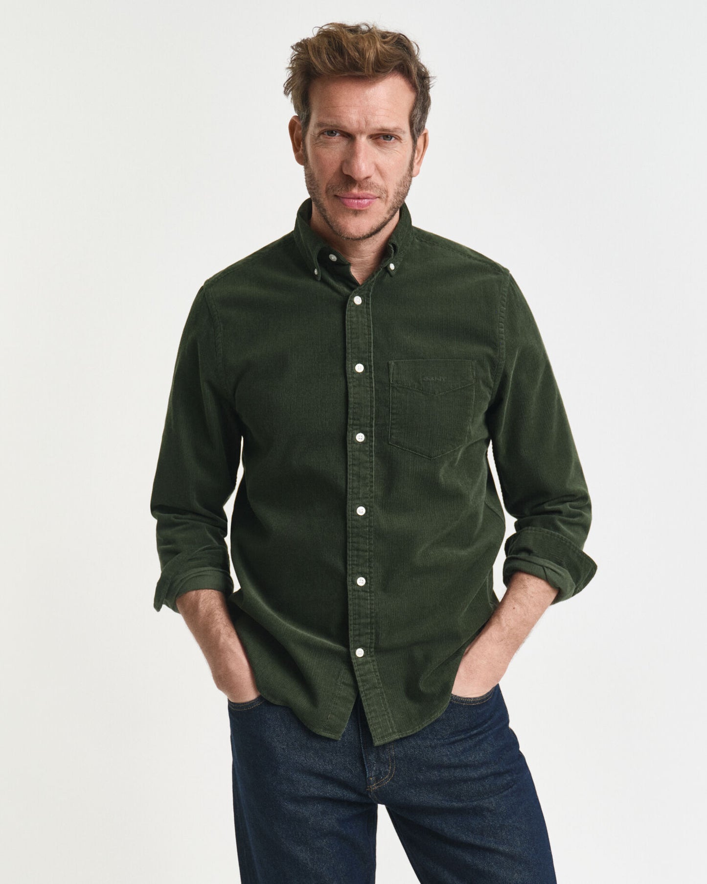 Chemise en velours côtelé coupe droite