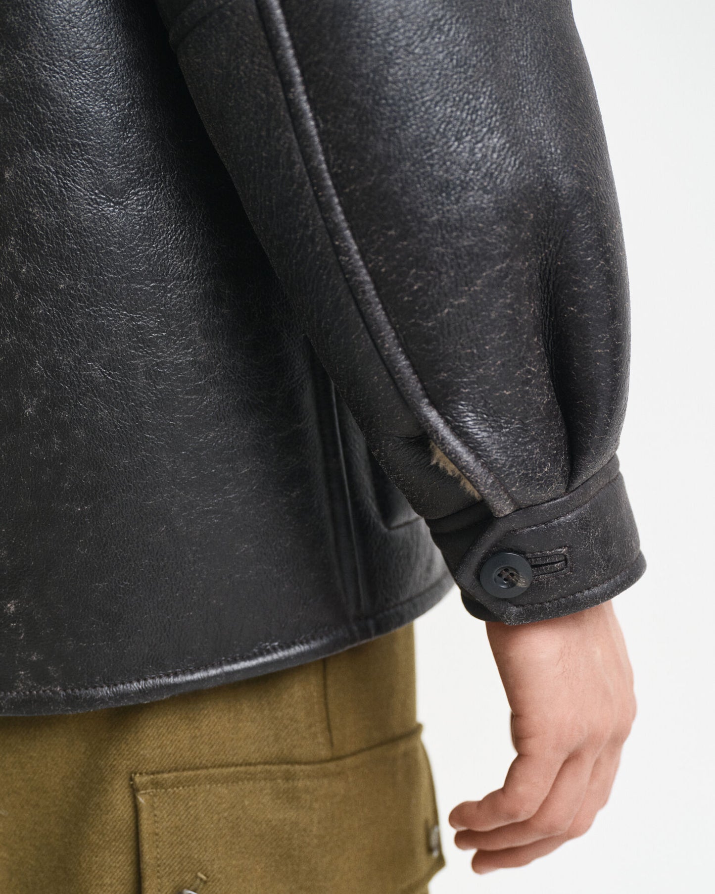 Veste en cuir et peau lainée vieilli