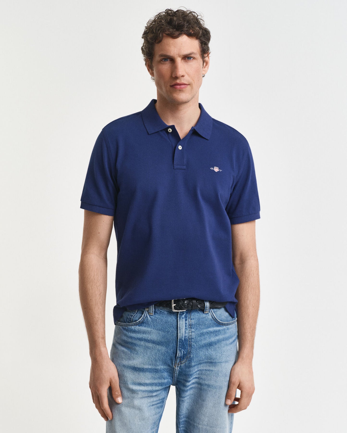 Polo en piqué à coupe droite et écusson