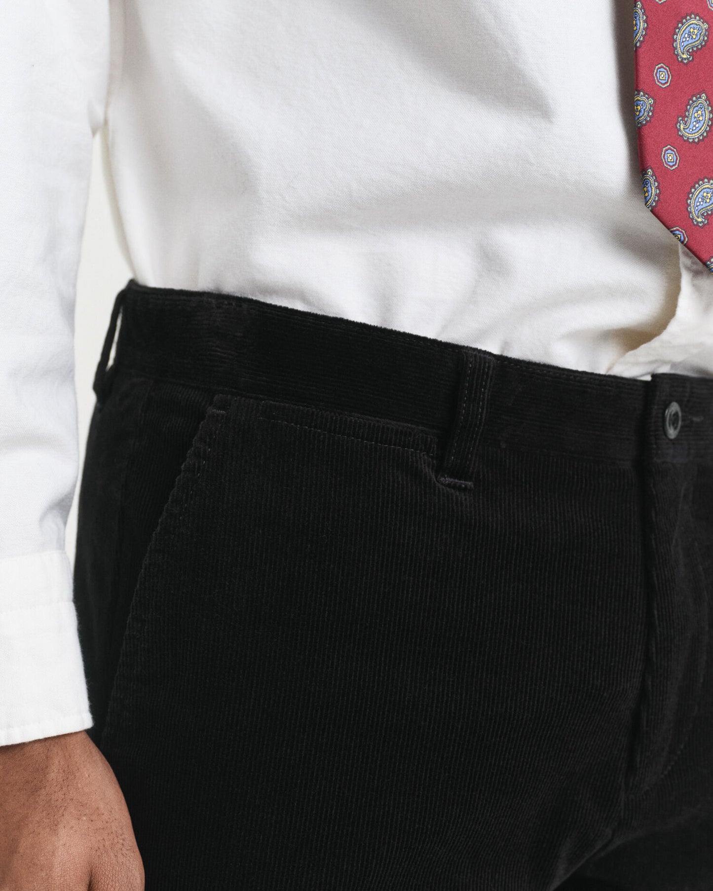 Pantalon chino en velours côtelé coupe ajustée
