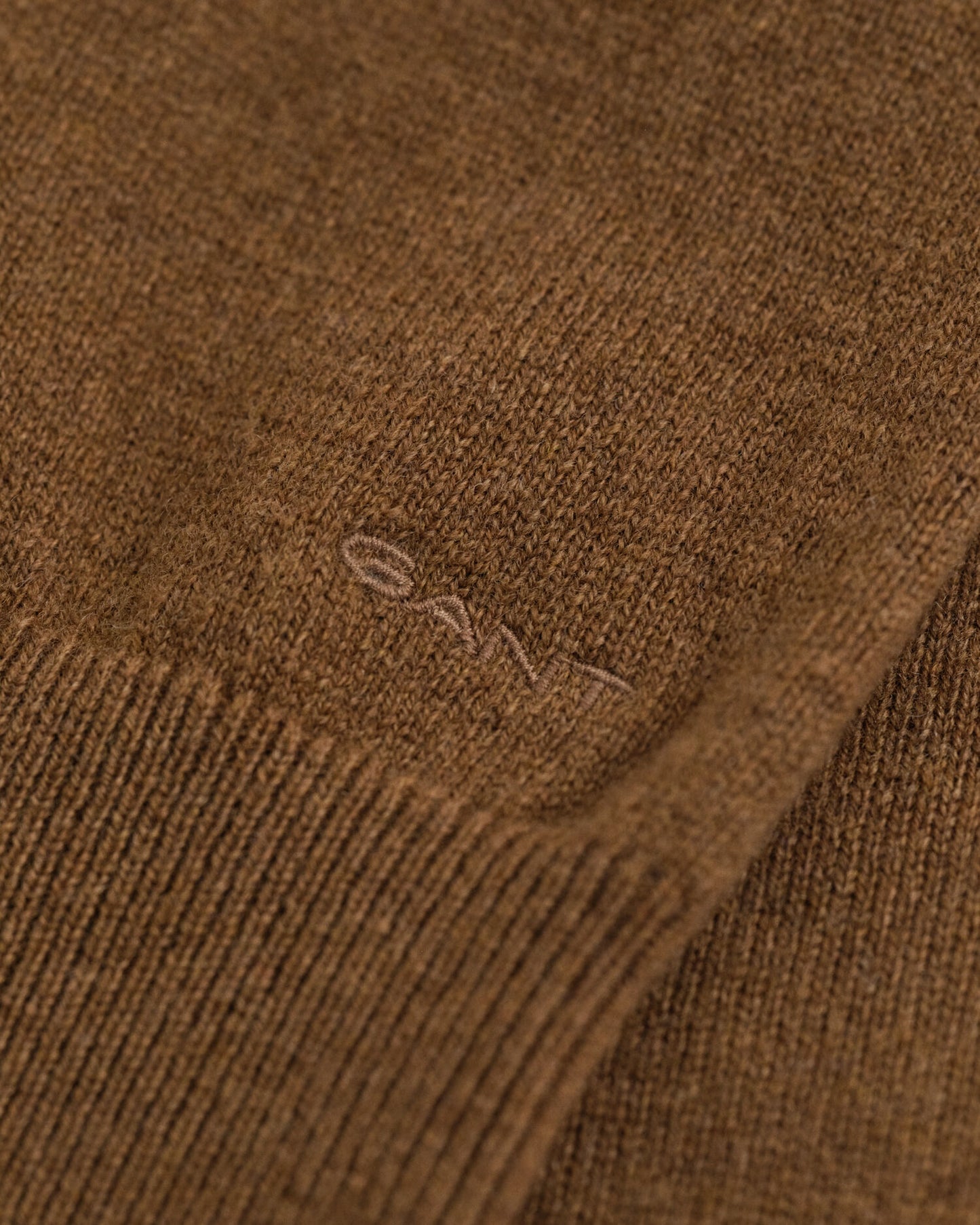 Robe en laine d'agneau superfine tricotée